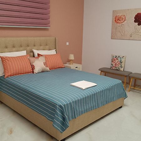 Ebony And Ivory Suites Drosia  Luaran gambar