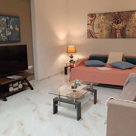 Ebony And Ivory Suites Drosia  Luaran gambar