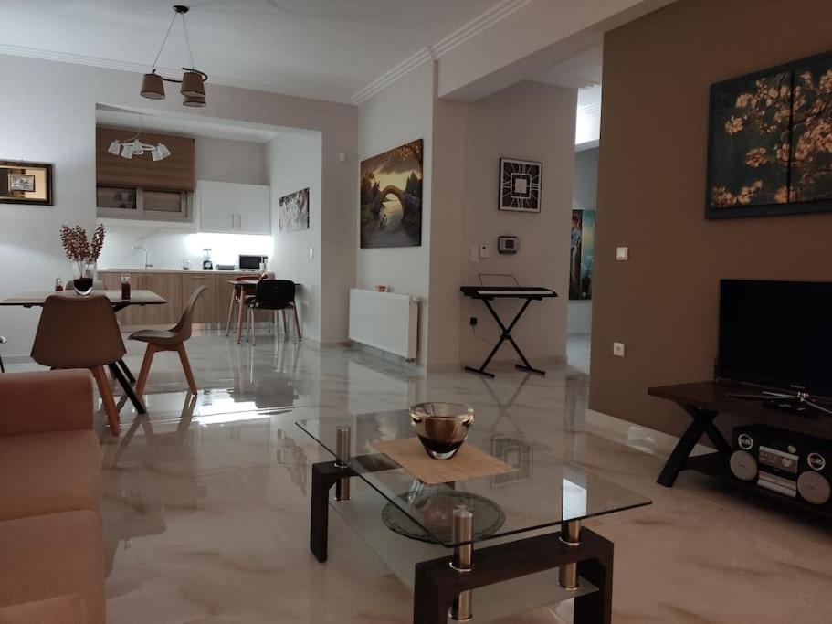 Ebony And Ivory Suites Drosia  Luaran gambar