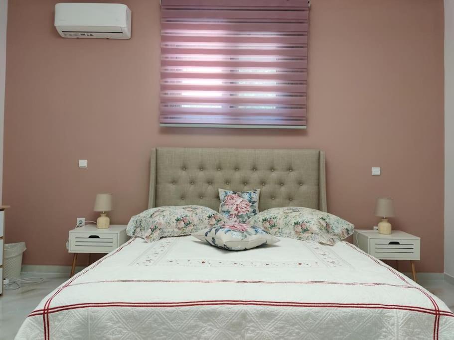 Ebony And Ivory Suites Drosia  Luaran gambar