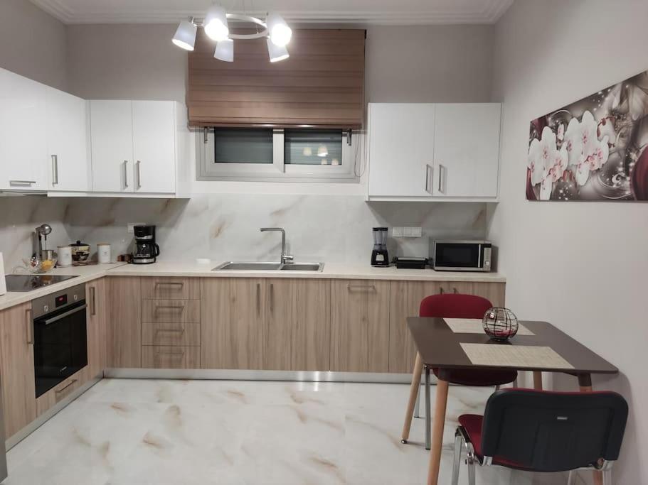 Ebony And Ivory Suites Drosia  Luaran gambar